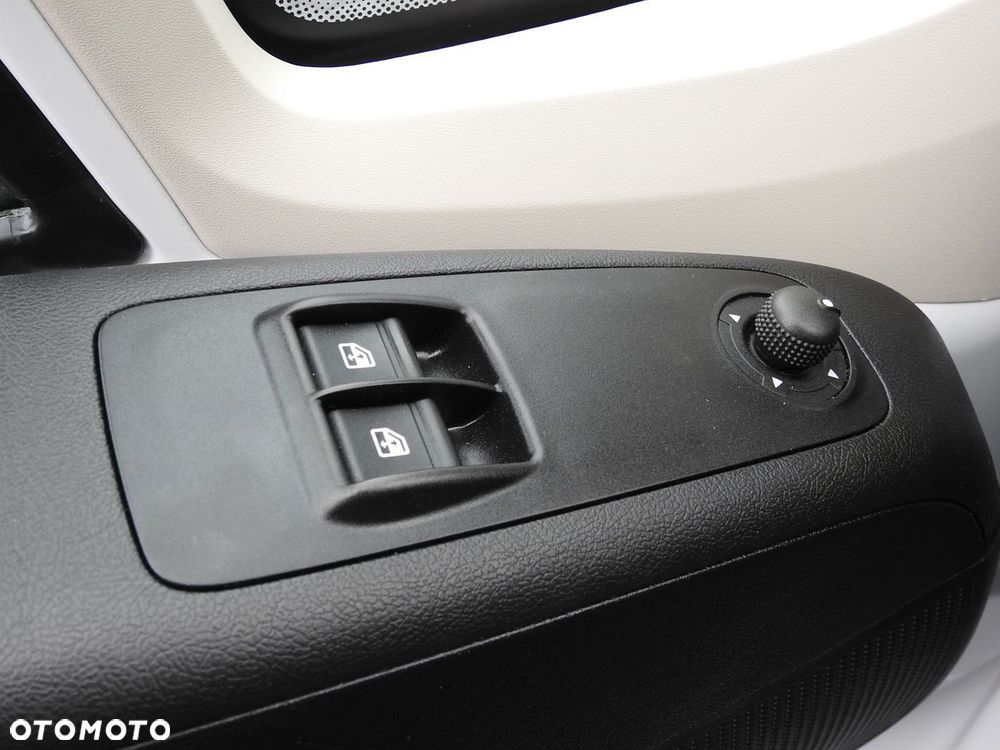 Peugeot BOXER KONTENER WINDA 8 PALET TEMPOMAT KLIMATYZACJA  140KM - 26