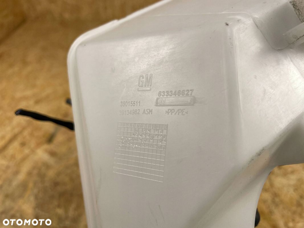 ZBIORNIK PŁYNU SPRYSKIWACZY POMPKA OPEL CORSA E 39015511 2014- - 8
