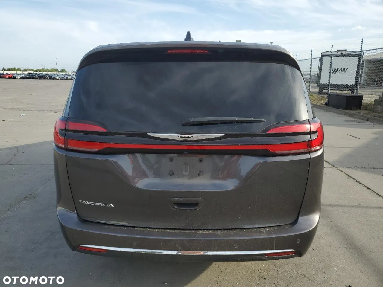 Chrysler Pacifica - 9
