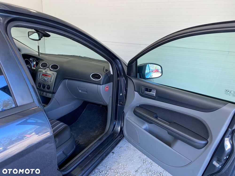 Ford Focus 1.6 Amber X - 12