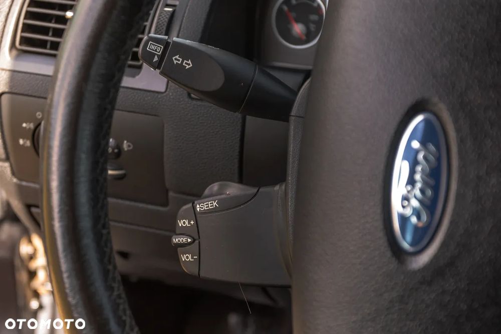 Ford Mondeo 1.8 Ghia - 23