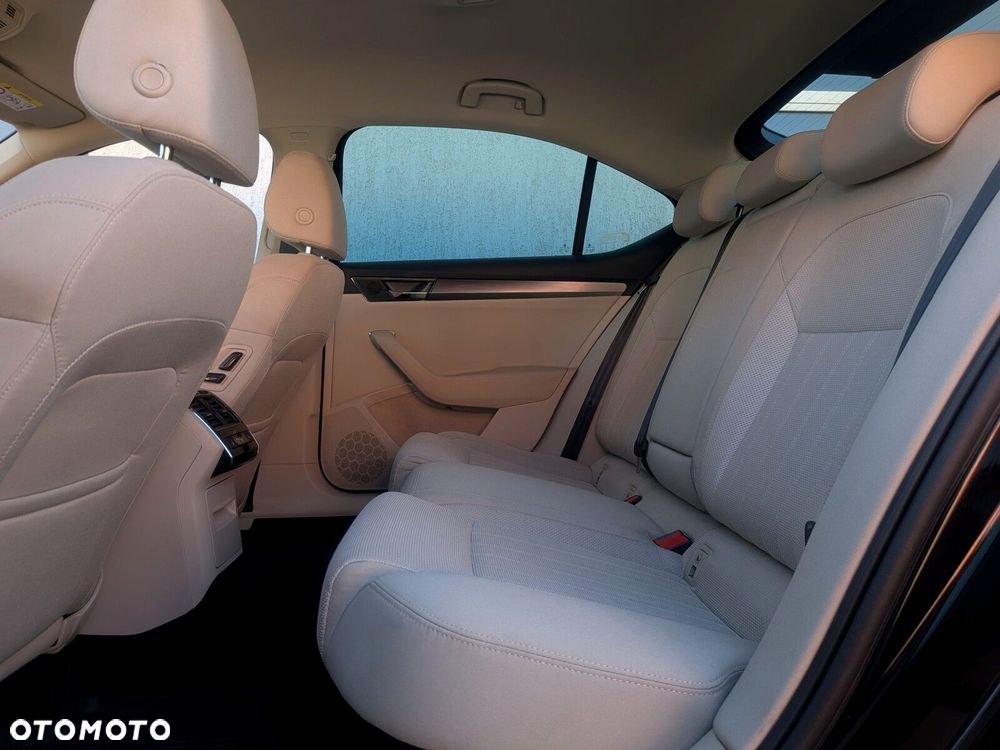 Skoda Superb 2.0 TSI Style DSG - 11