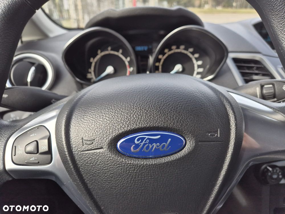 Ford Fiesta 1.0 Champions Edition - 11
