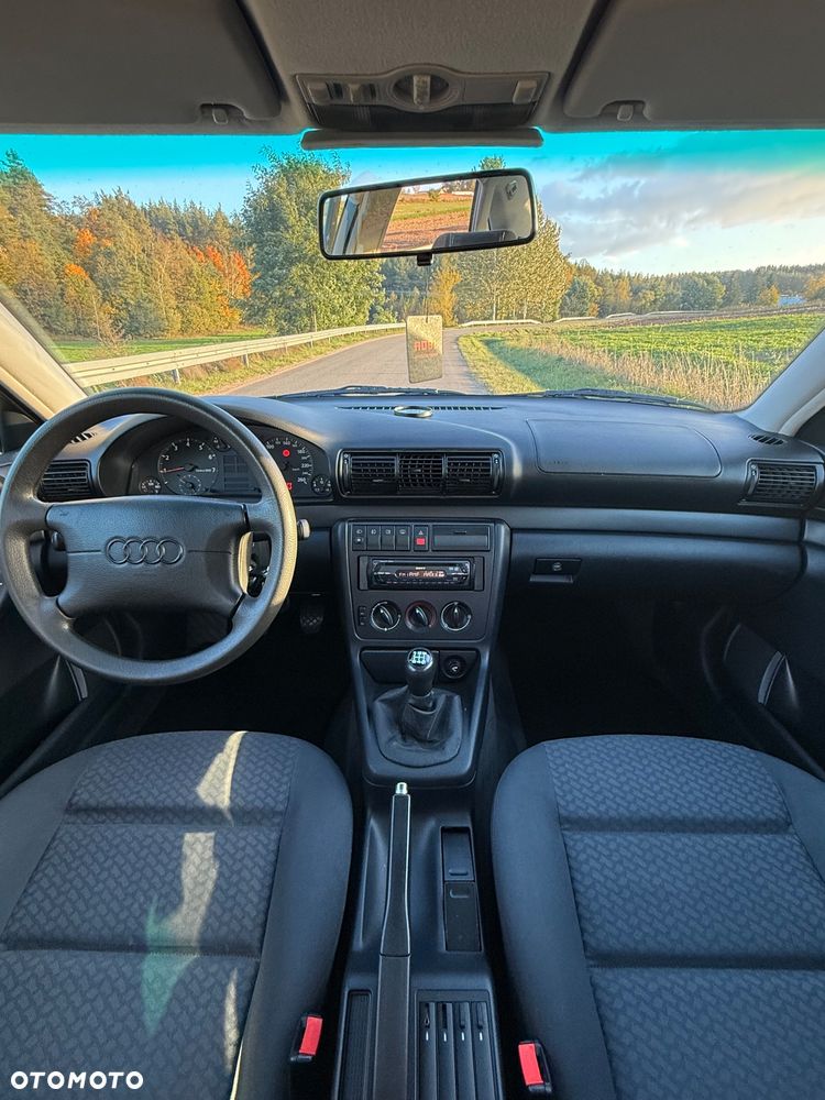 Audi A4 Limousine - 8