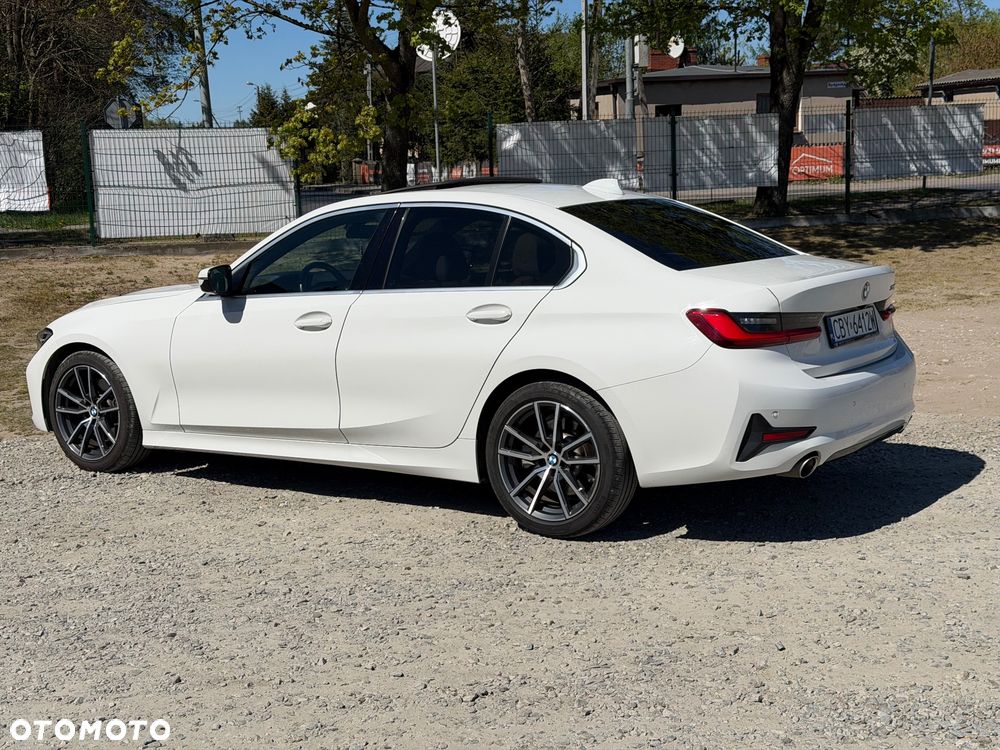 BMW Seria 3 330i Sport Line - 6