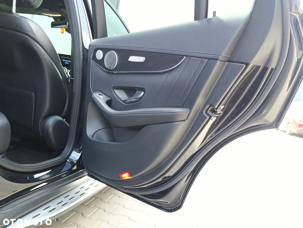 Mercedes-Benz GLC 300 d 4-Matic - 17