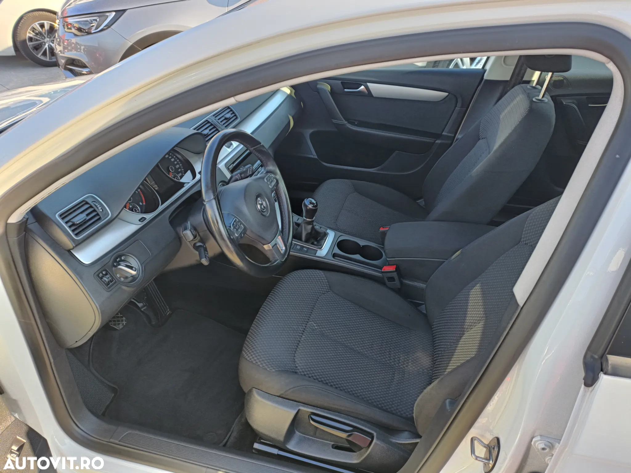 Volkswagen Passat Variant 2.0 Blue TDI SCR Trendline - 23