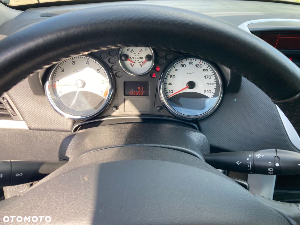 Peugeot 207 - 26