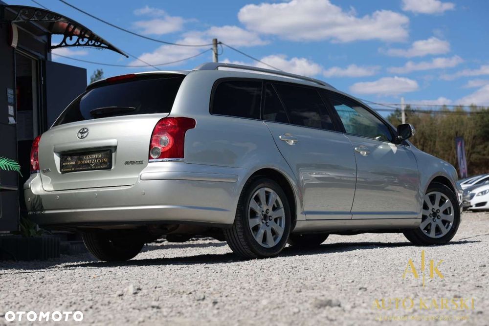 Toyota Avensis - 4