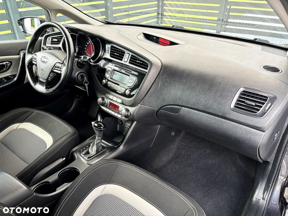 Kia Ceed 1.6 GDI DCT Vision - 8
