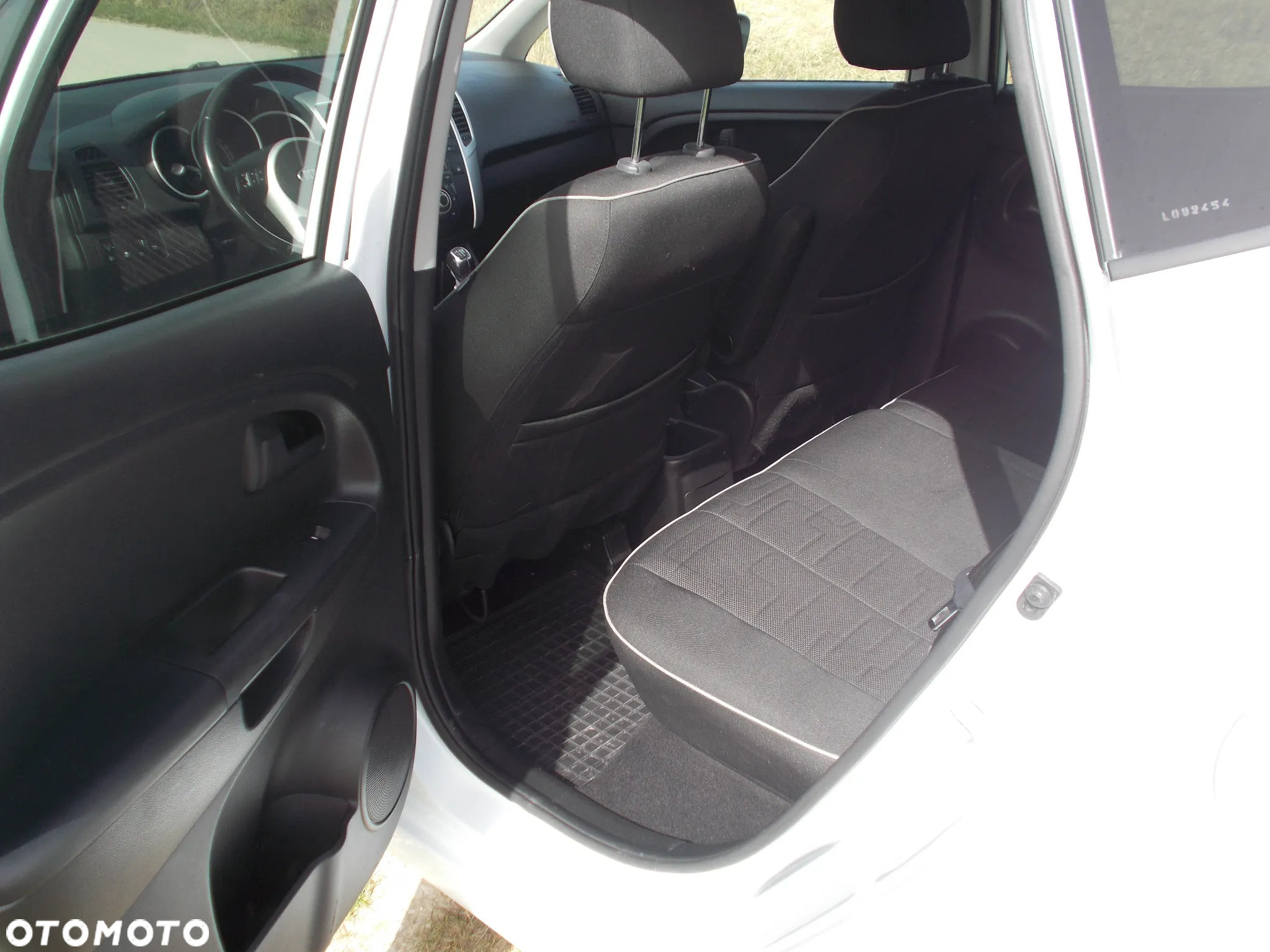 Kia Venga 1.4 CVVT Business Line - 10
