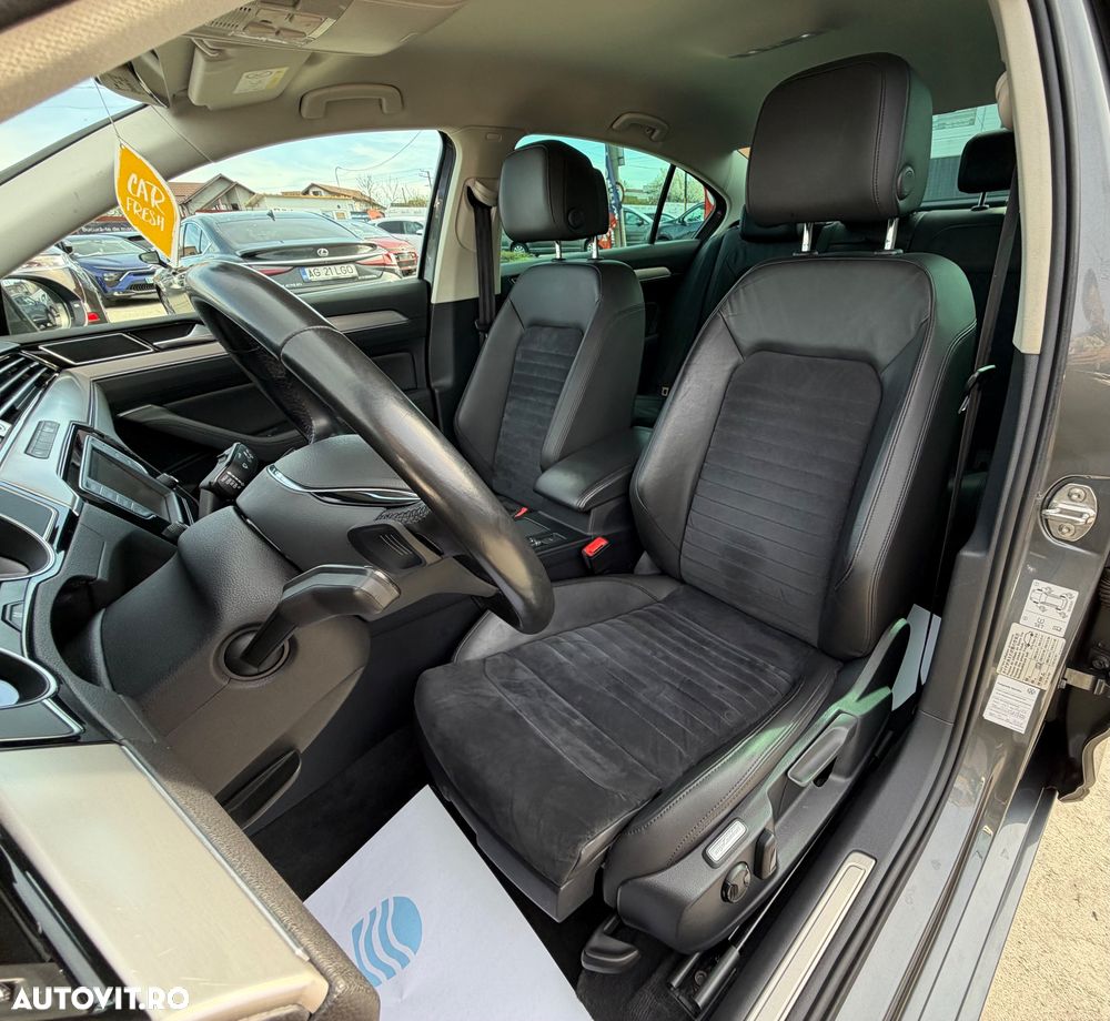 Volkswagen Passat 2.0 TDI SCR DSG Highline - 33