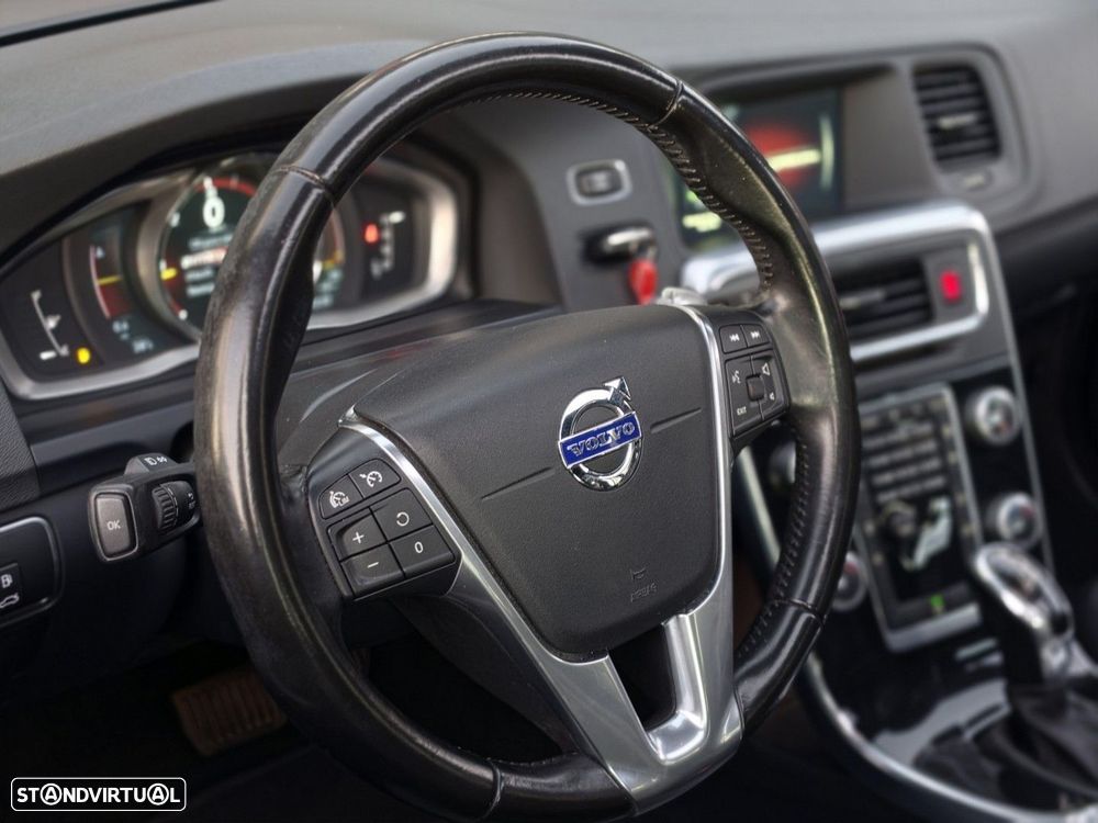 Volvo V60 Cross Country 2.0 D3 Summum Geartronic - 3