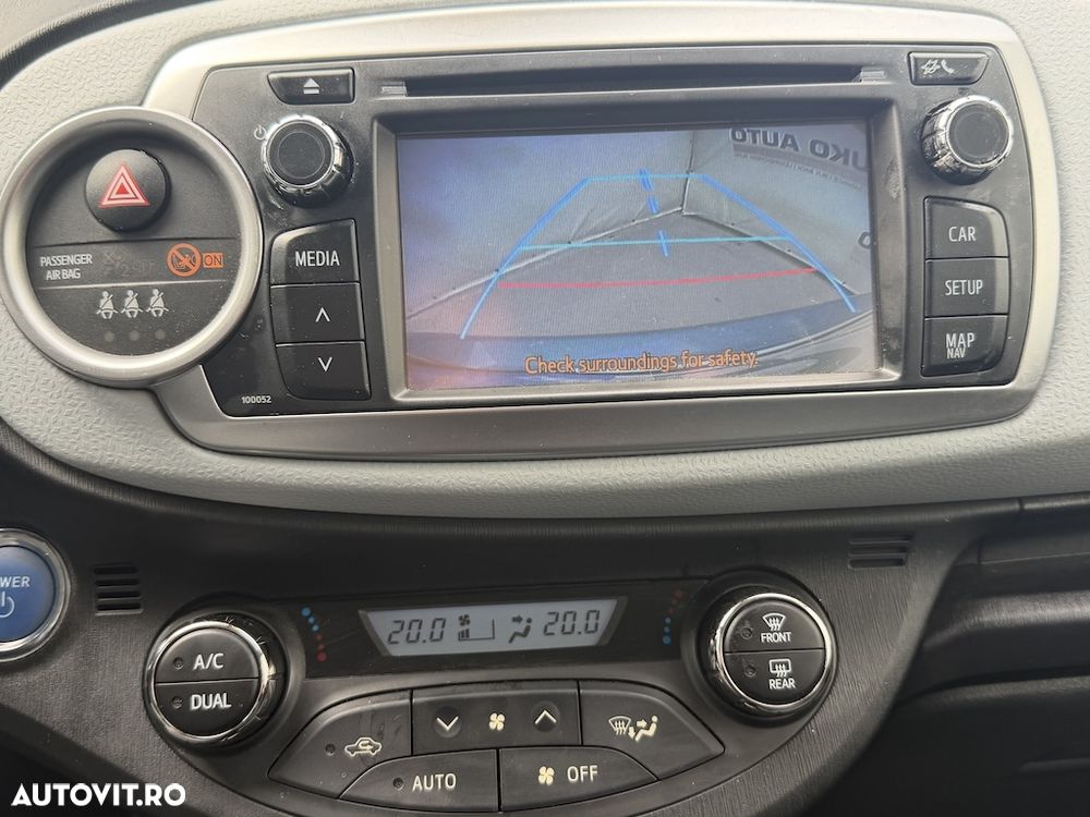Toyota Yaris 1.5 VVT-i HSD Luna - 14