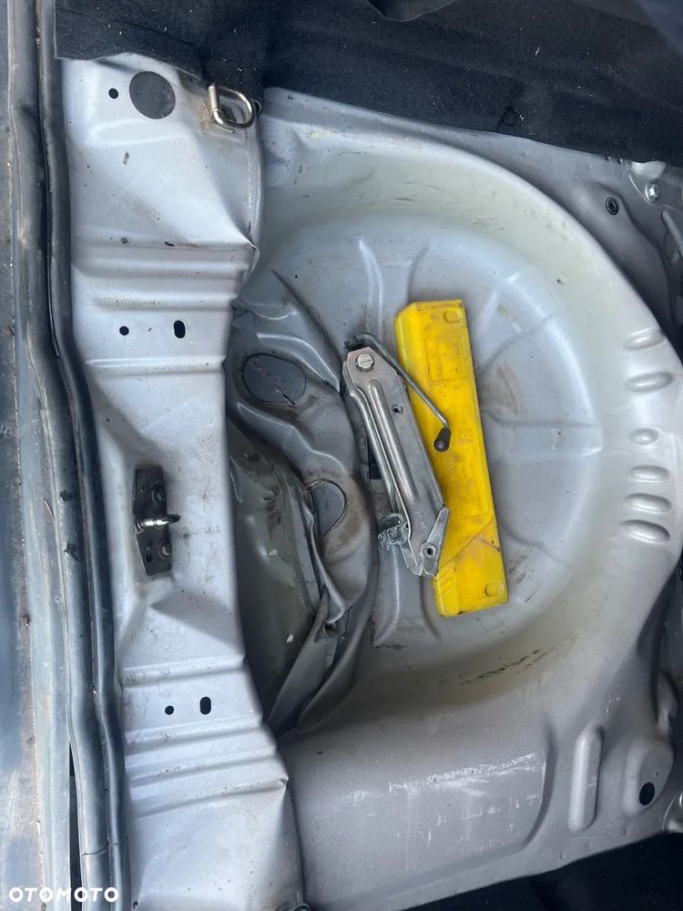 Peugeot 2008 e-HDi FAP 92 EGS6 STOP & START Allure - 11