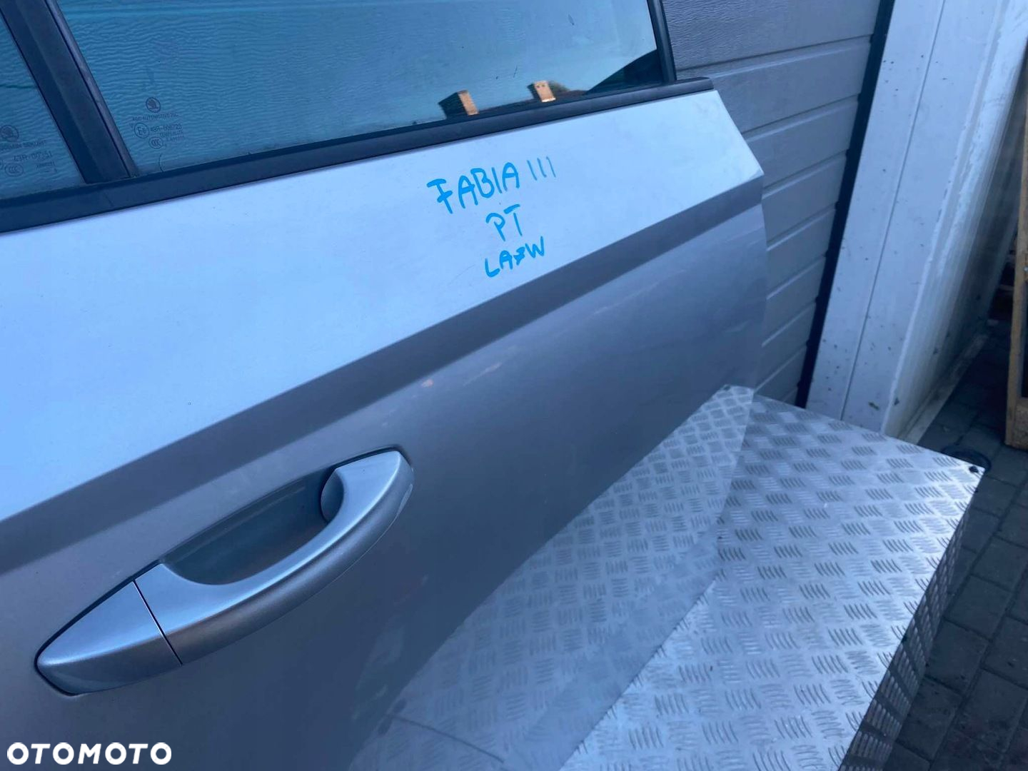 SKODA FABIA III DRZWI TYŁ PRAWY LA7W IDEAŁ HATCHBACK - 5