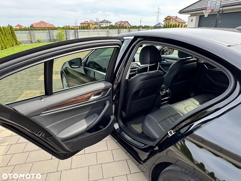 BMW Seria 5 520d xDrive Luxury Line - 28
