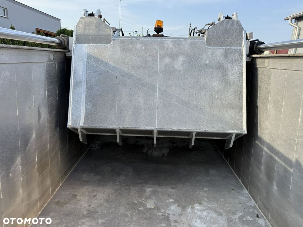 Isuzu P75 - 23