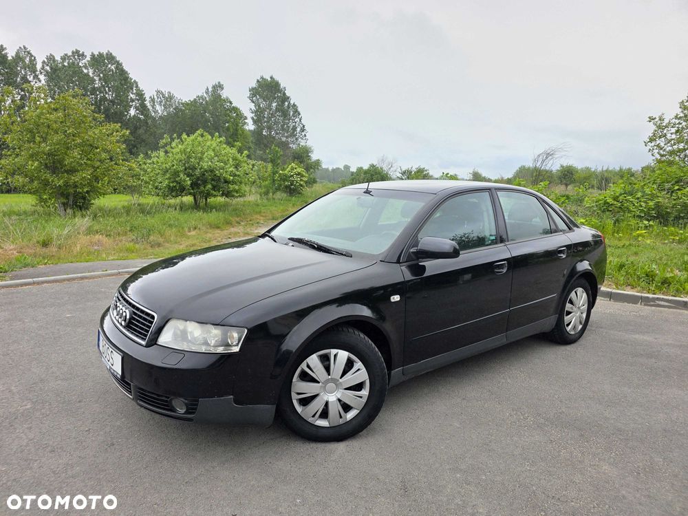 Audi A4 Limousine - 1