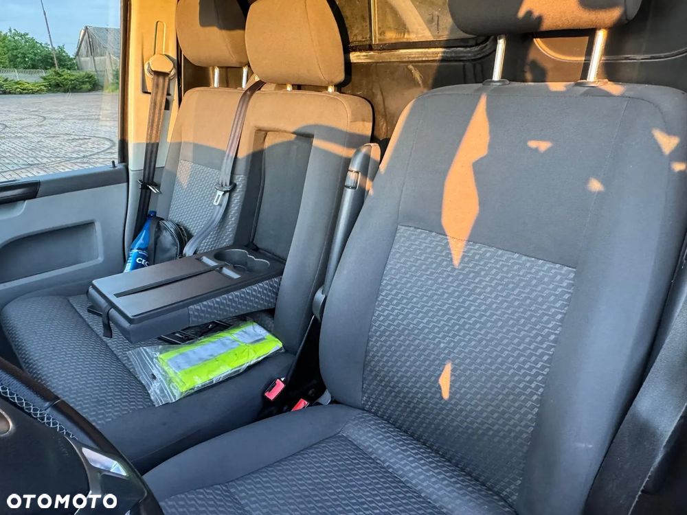Volkswagen Transporter - 22