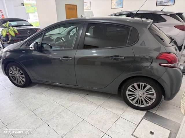 Peugeot 208 1.2 PureTech Style - 4