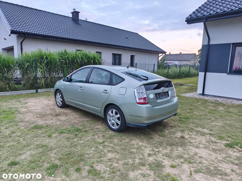 Toyota Prius 1.5 VVT-i Sol - 3