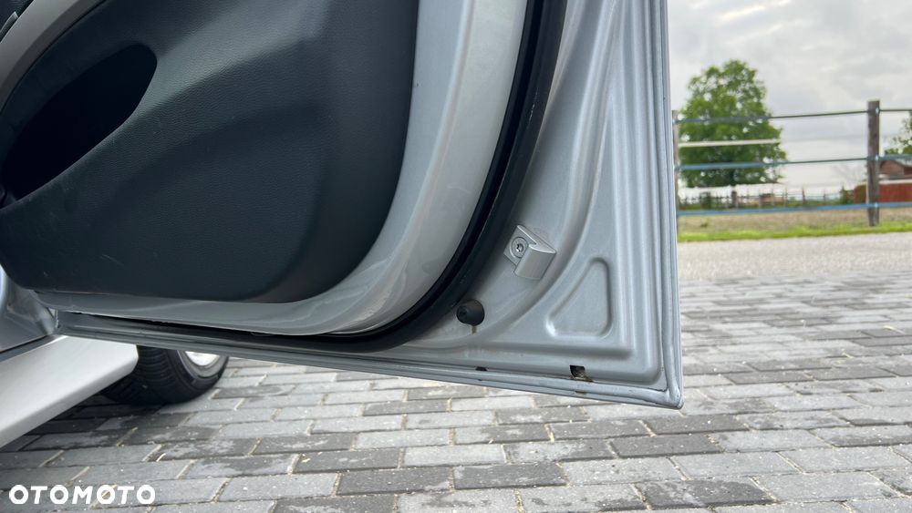 BMW Seria 3 320i - 29