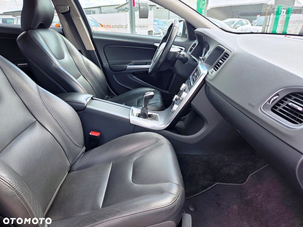 Volvo S60 D2 Drive-E Momentum - 32