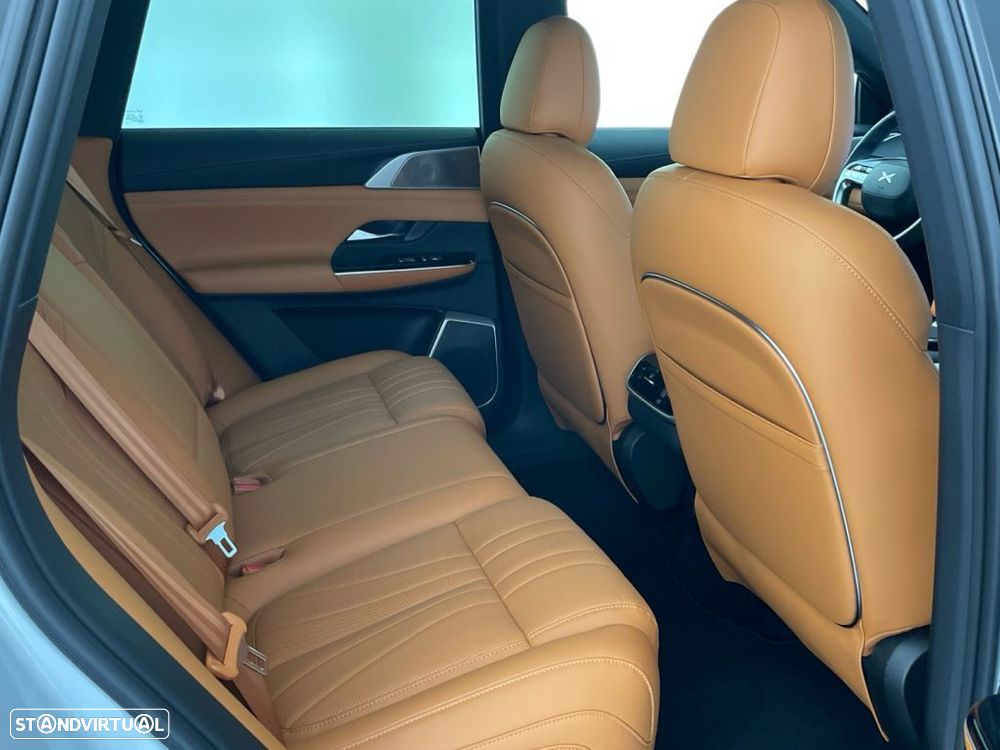 Xpeng G9 93.1 kWh AWD Performance - 23