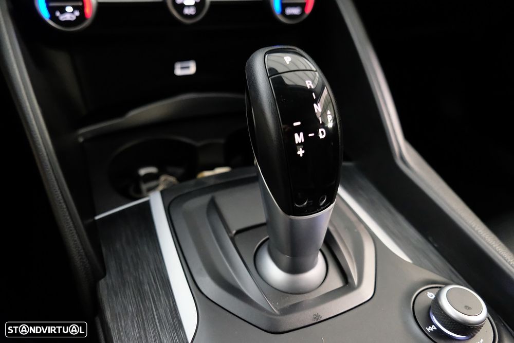 Alfa Romeo Giulia 2.2 AT8 Executive - 17