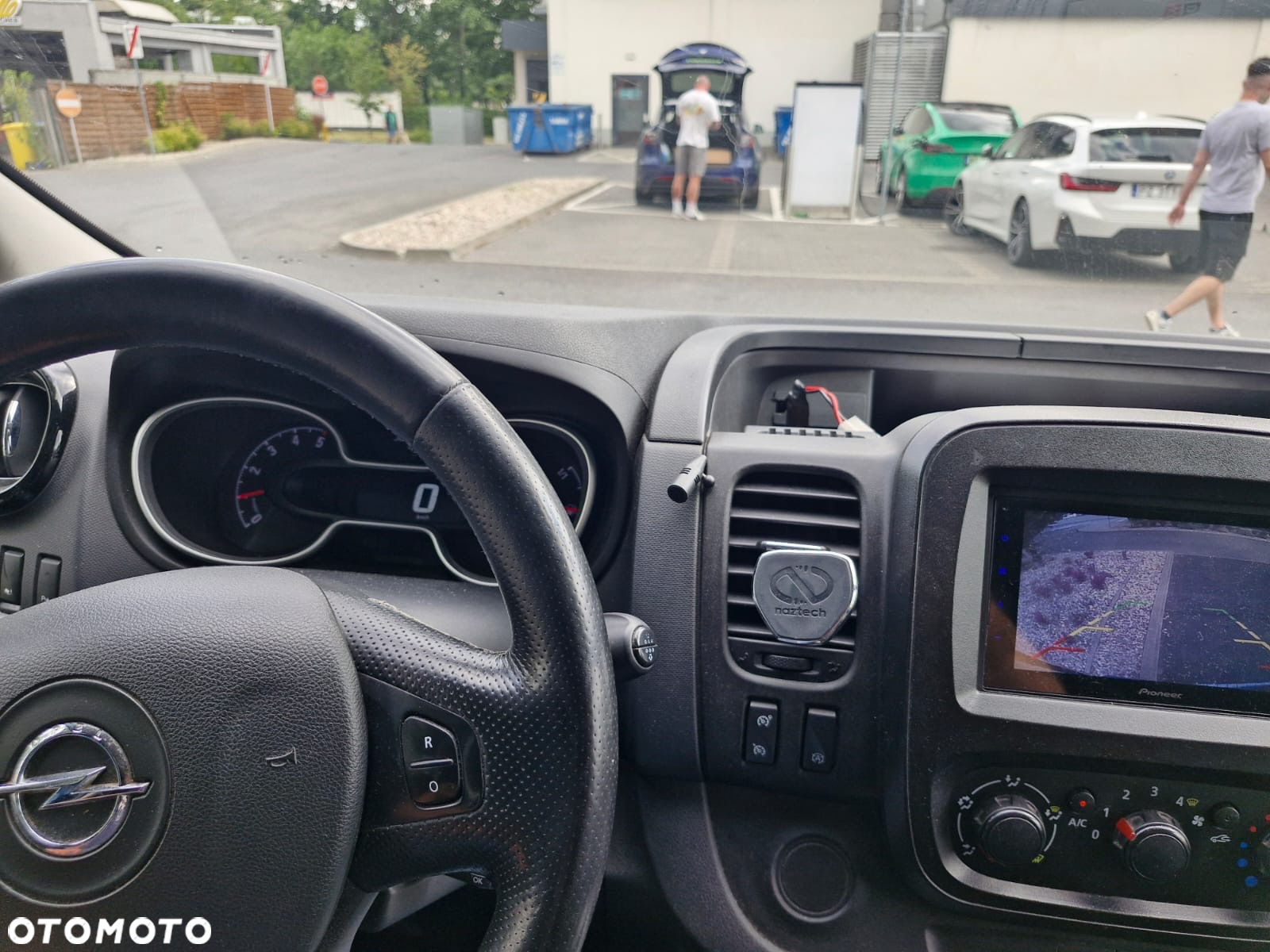Opel Vivaro L2H1 2,9t Elegance - 8