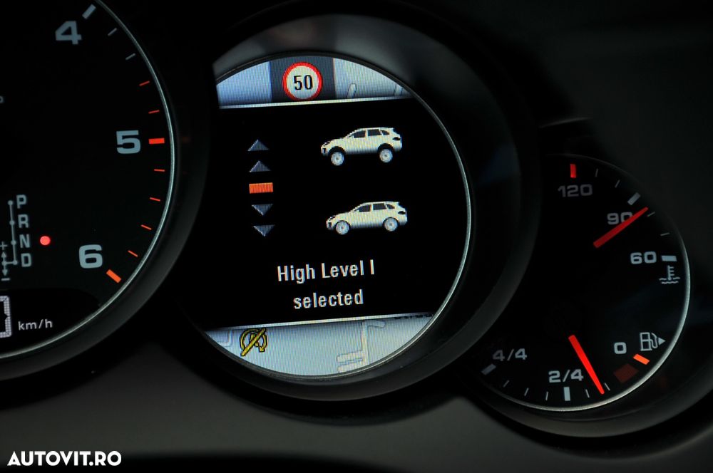 Porsche Cayenne Platinum Edition - 16
