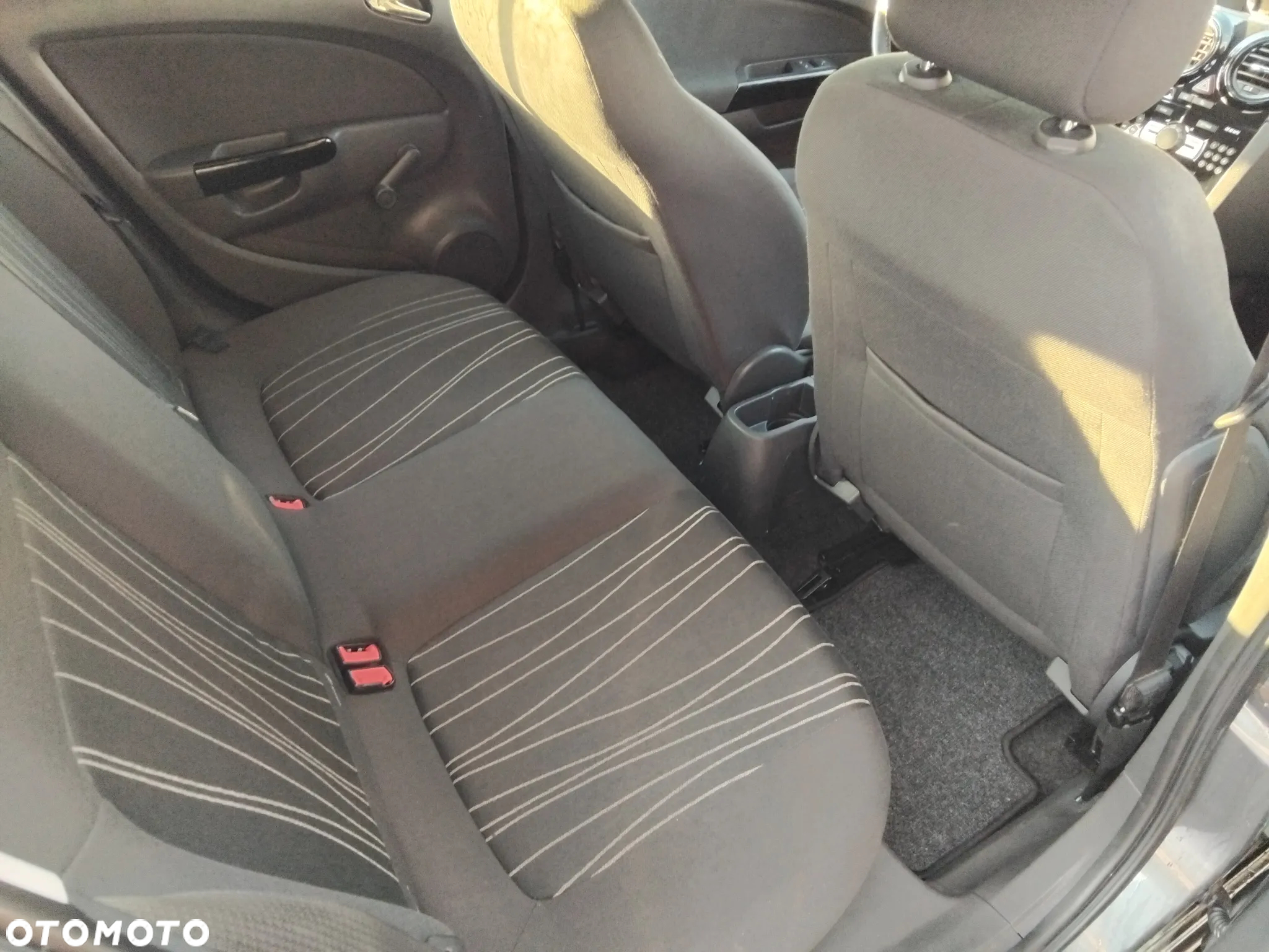 Opel Corsa 1.4 Color Edition - 14