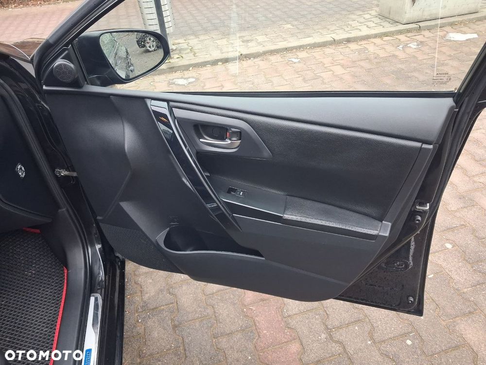 Toyota Auris - 10