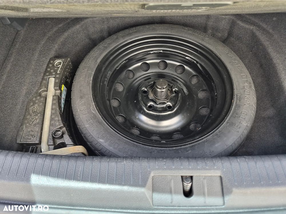 Volkswagen Golf - 11