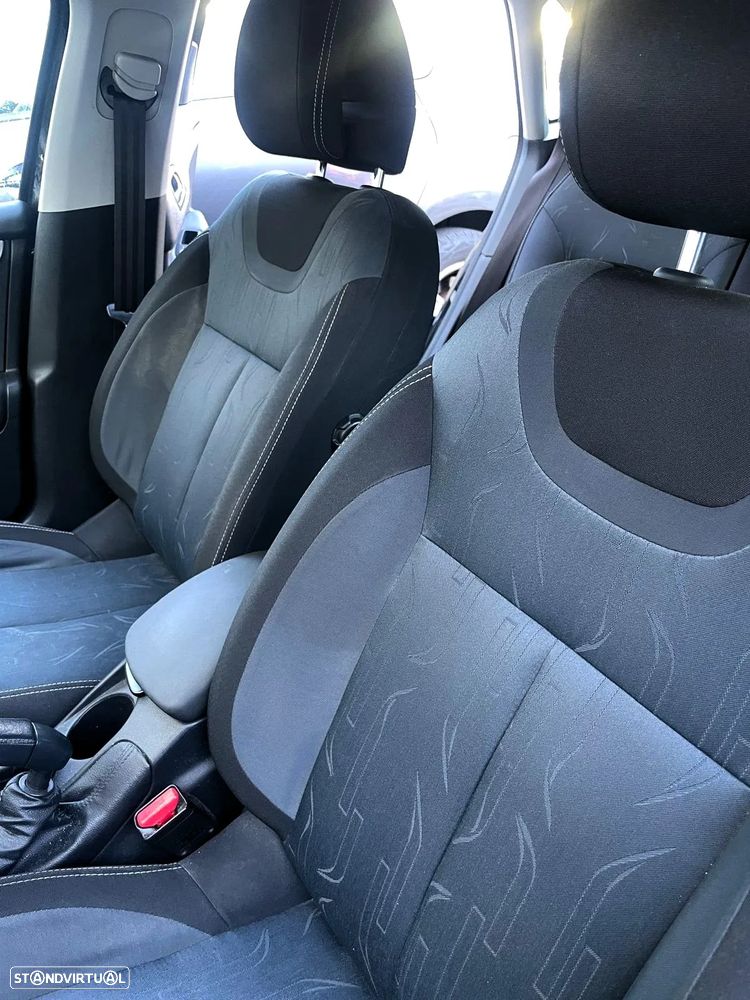 Citroën C4 1.6 HDi Seduction - 9