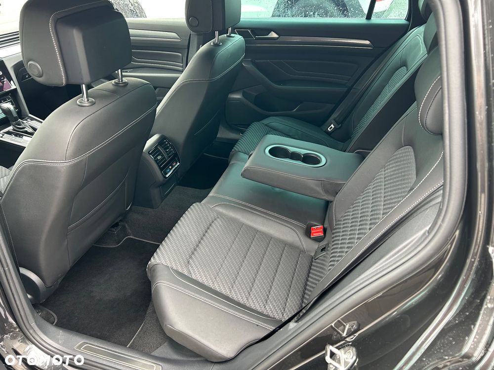 Volkswagen Passat Variant 2.0 TDI SCR DSG Business - 13