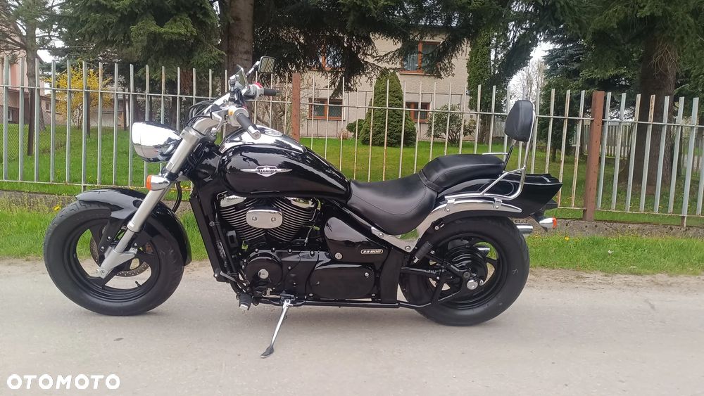 Suzuki Intruder - 10