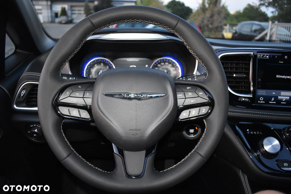 Chrysler Pacifica - 33