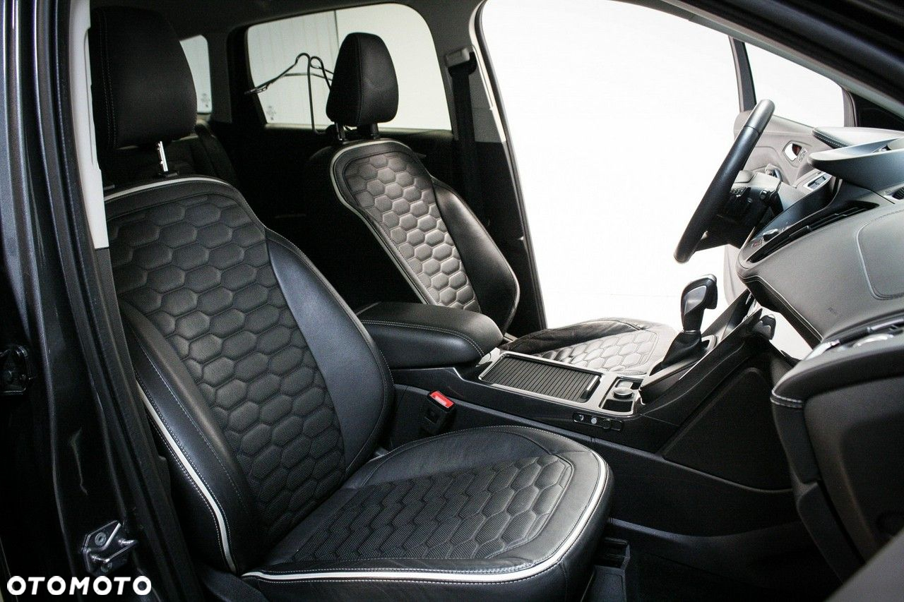 Ford Kuga - 25