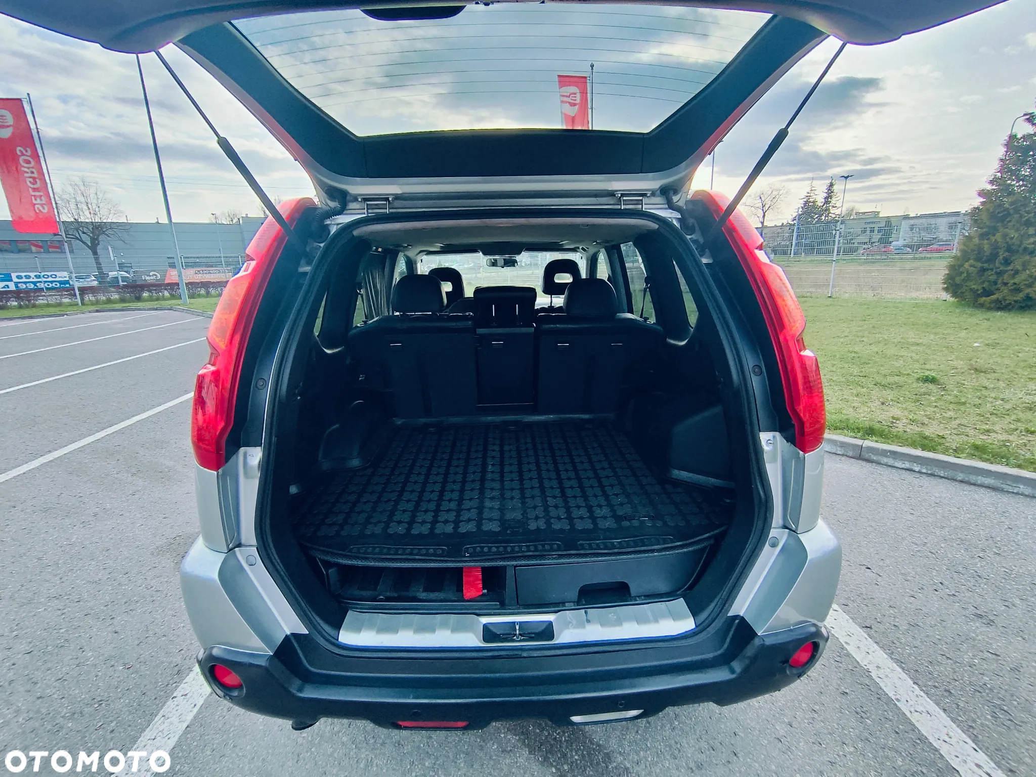 Nissan X-Trail 2.0 dCi XE - 12