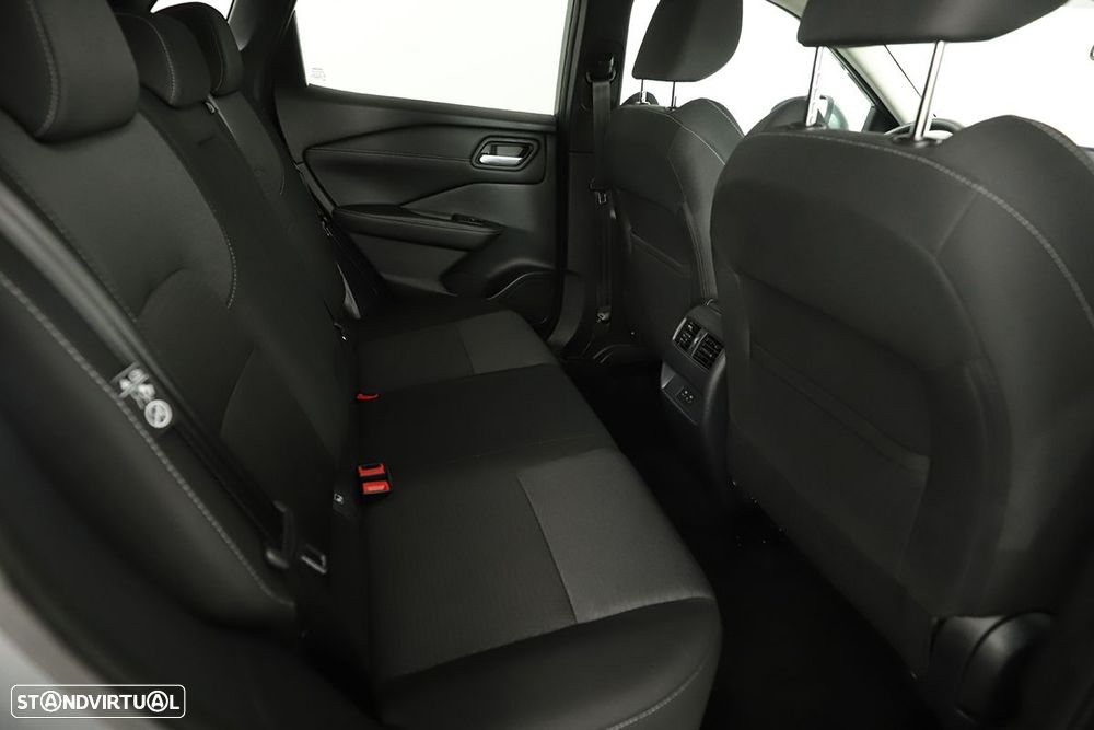 Nissan Qashqai 1.3 DIG-T N-Connecta Xtronic - 20