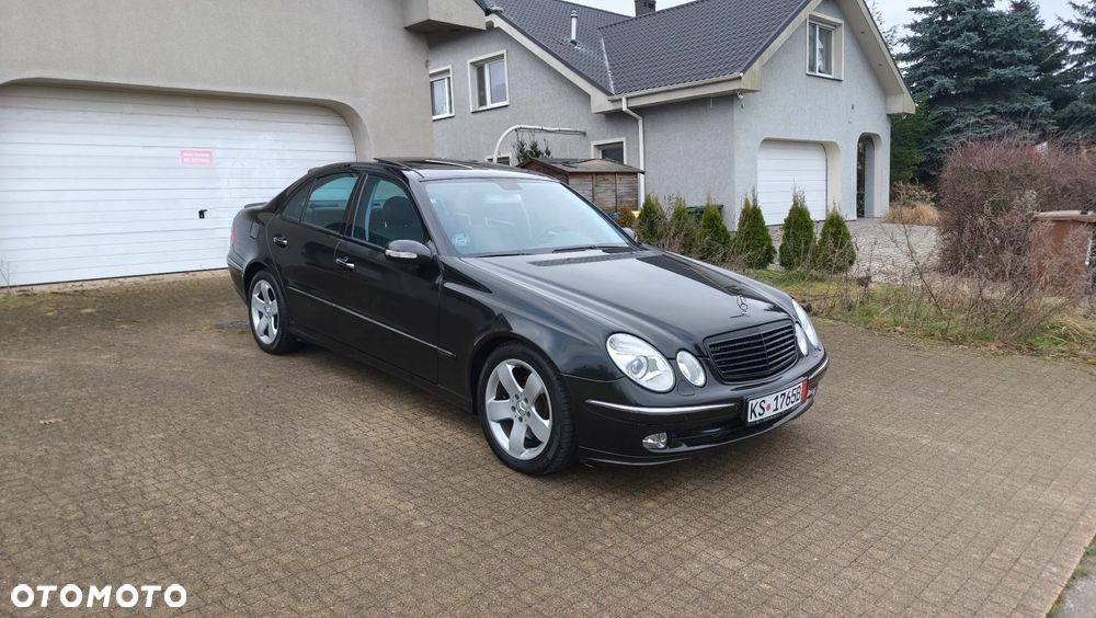 Mercedes-Benz Klasa E 500 4Matic Avantgarde Sport Edition AMG - 29