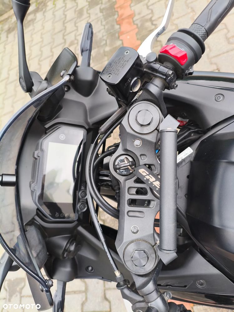 Yamaha R3 - 25