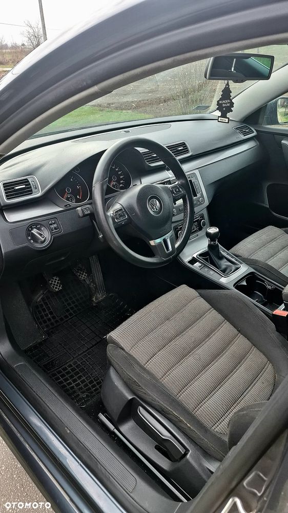 Volkswagen Passat - 6
