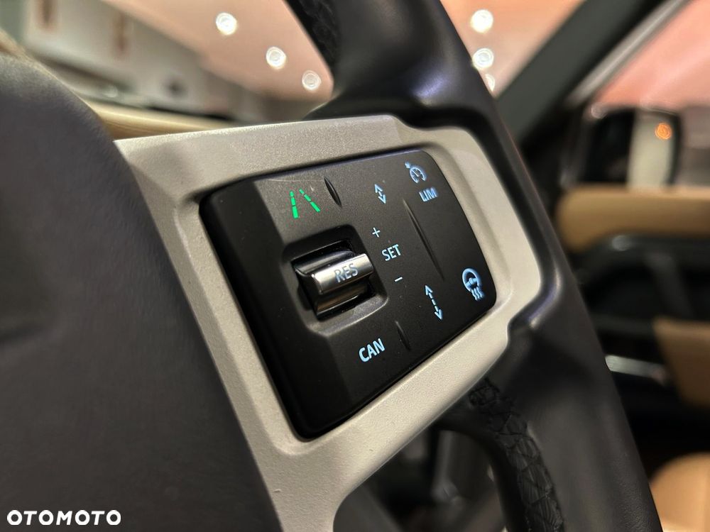 Land Rover Defender 3.0 D250 mHEV X-Dynamic HSE - 26