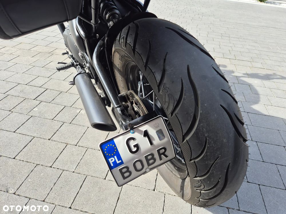 Triumph Bonneville Bobber - 11