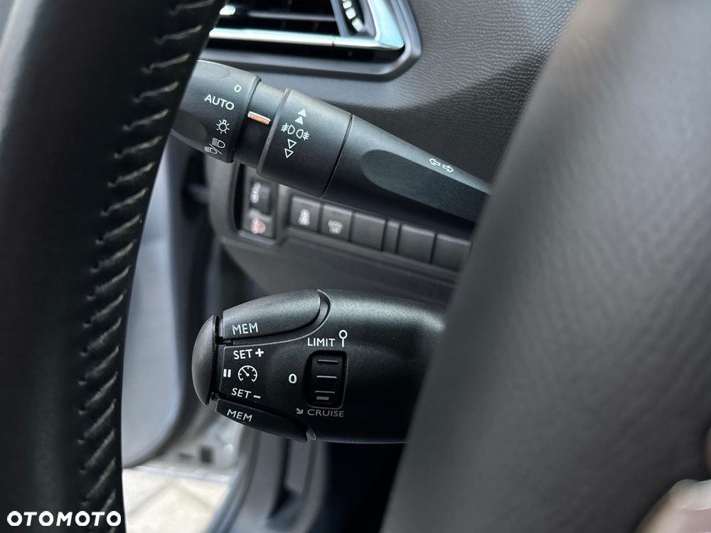 Peugeot 308 e-HDi 115 Stop & Start Allure - 19