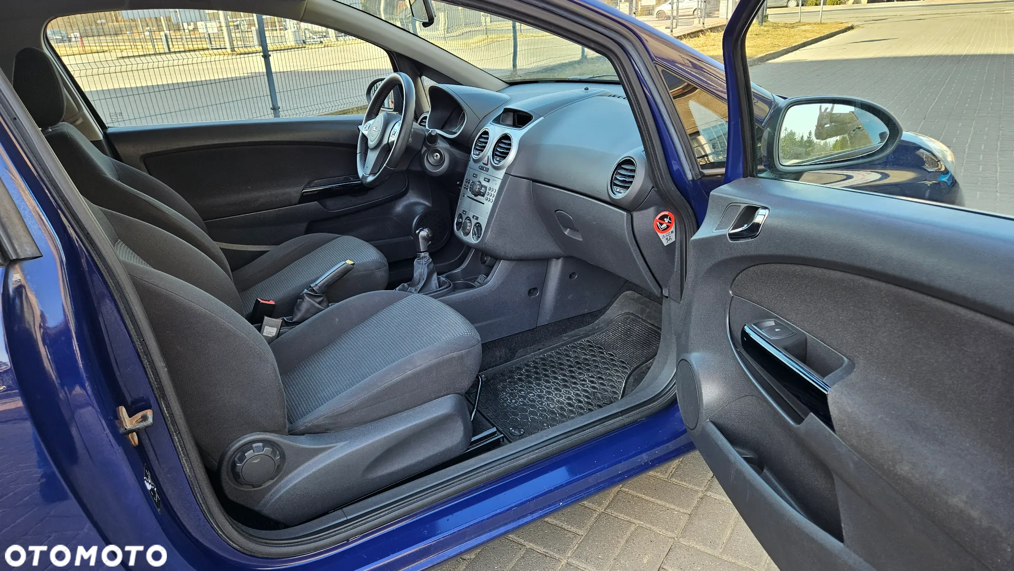 Opel Corsa 1.2 16V Essentia - 7
