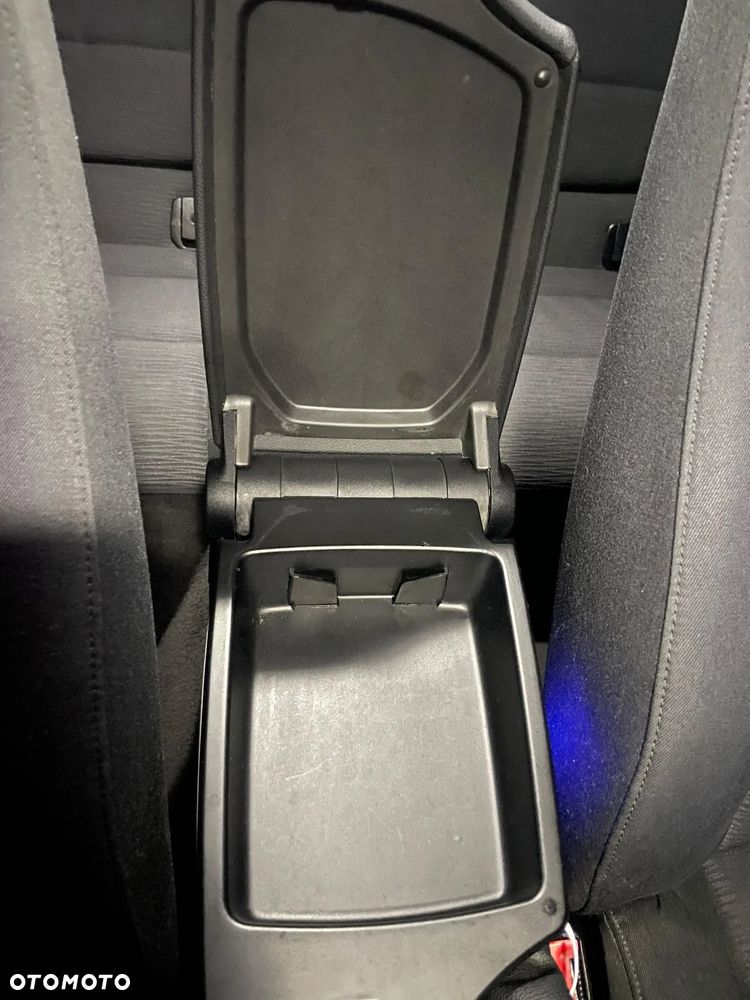 BMW Seria 1 116d - 28
